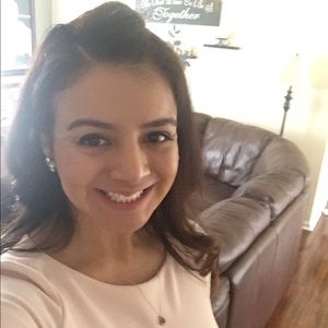 Meet your Posher, Carolina